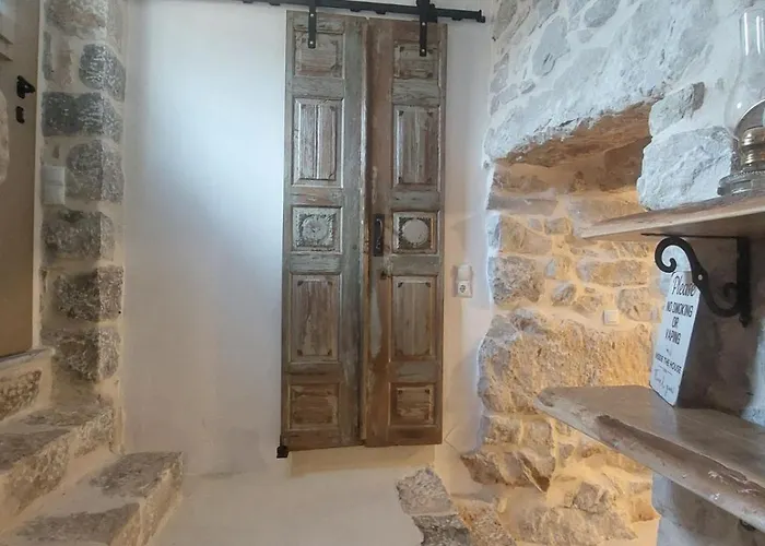 Laas Manor * Areopoli