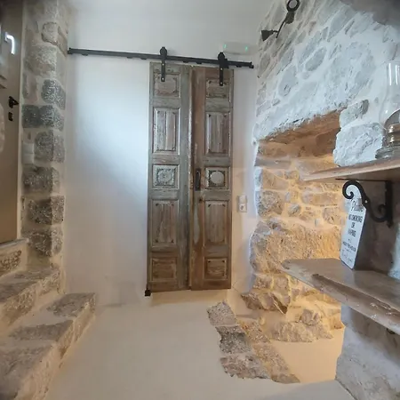 Laas Manor * Areopoli