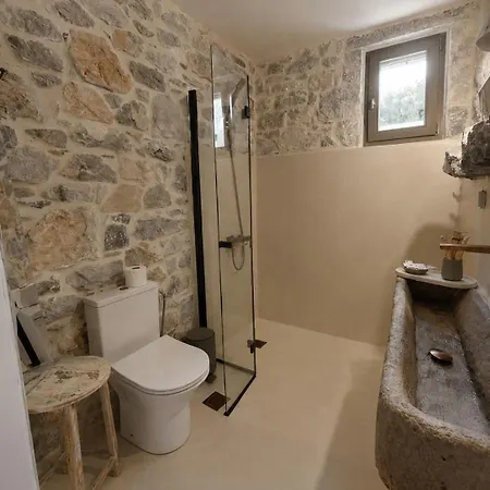 Laas Manor Areopoli